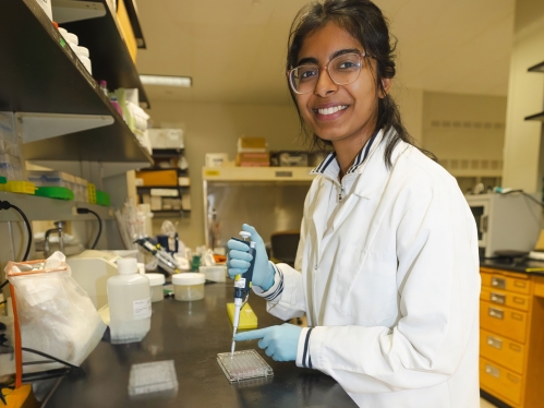Shriya Singaraju in lab